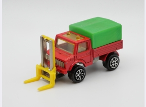 Image of: Mercedes Unimog Stablerwagen