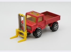 Image of: Mercedes Unimog Stablerwagen