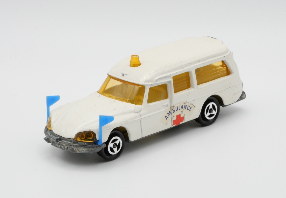 Image of: Citroen DS 21 Ambulance