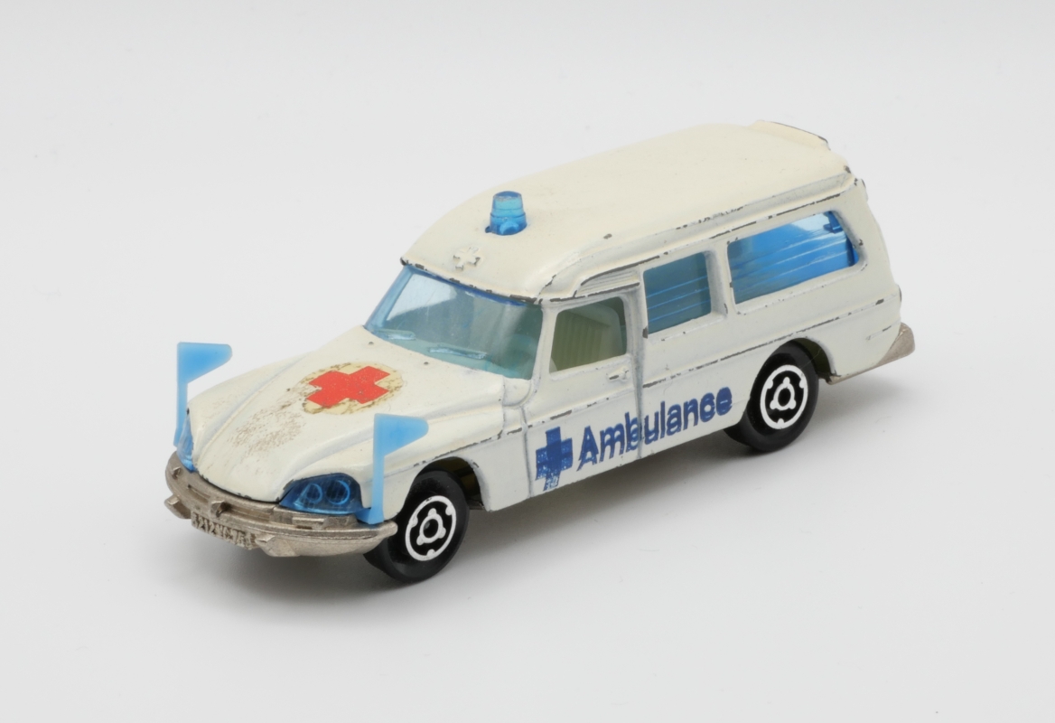 Image of: Citroen DS 21 Ambulance