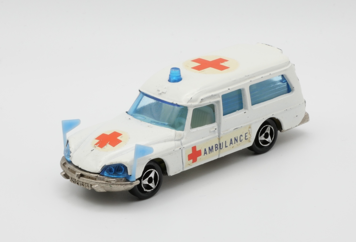 Image of: Citroen DS 21 Ambulance