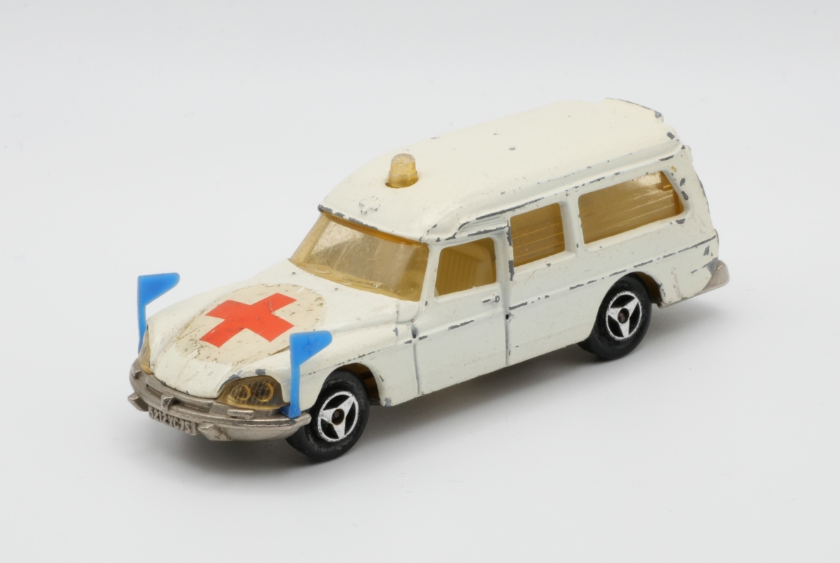 Image of: Citroen DS 21 Ambulance