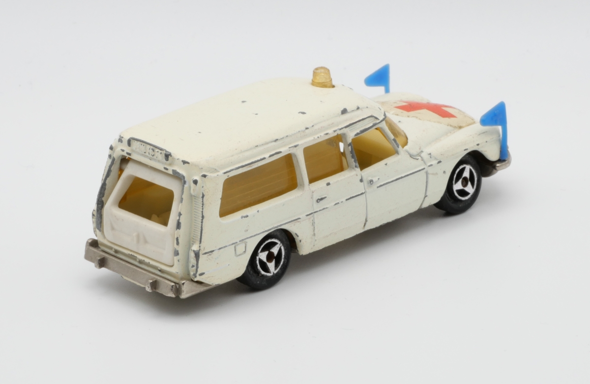 Image of: Citroen DS 21 Ambulance